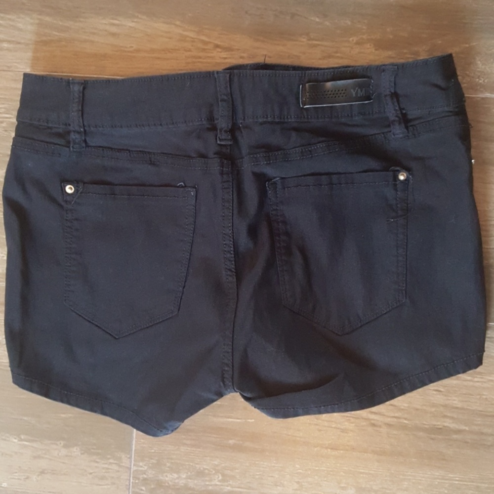 Shorts - Picture 2 of 2